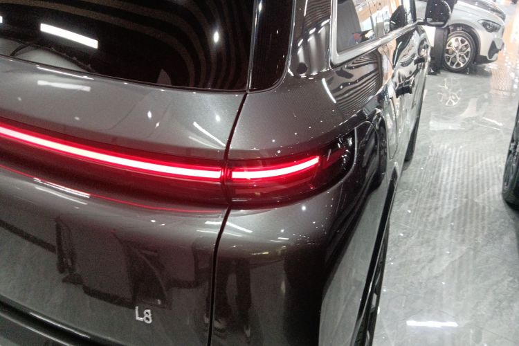 理想汽车 理想L8 2023款 Air车身外观9