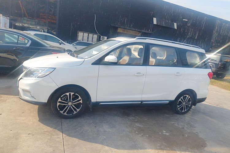 比速汽车 比速M3 2017款 1.5L 豪华型车身外观4