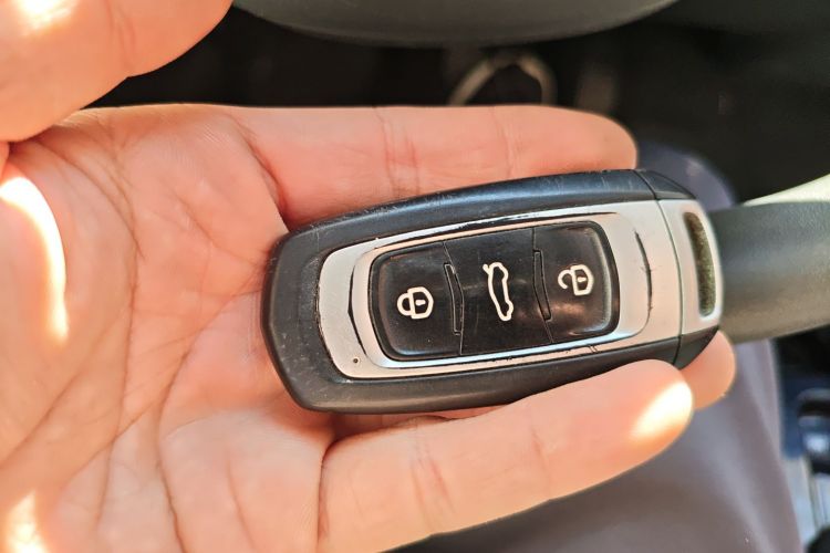 吉利银河 2024款 熊猫mini 200km 耐力熊中控内饰7001