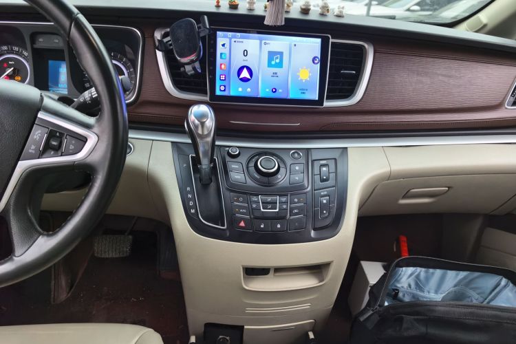 别克GL8 2017款 25S 豪华型 国V中控内饰16