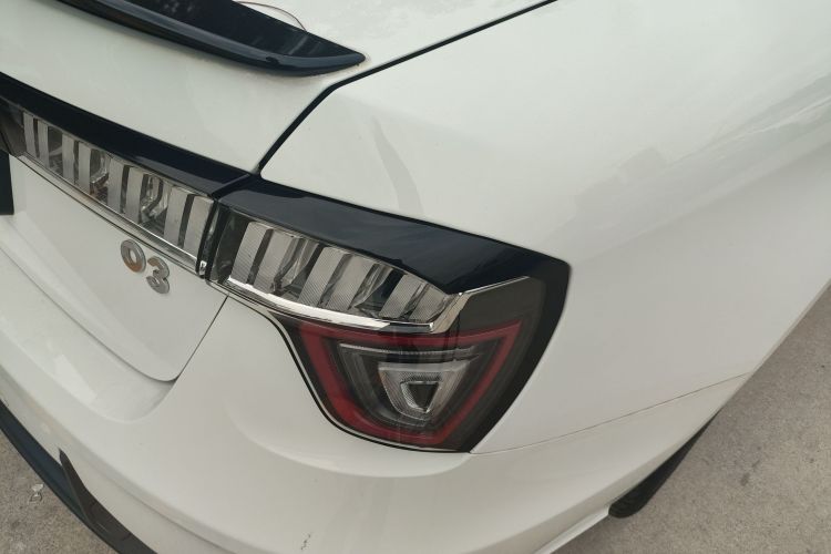 领克03 2020款 2.0TD 自动劲版车身外观9