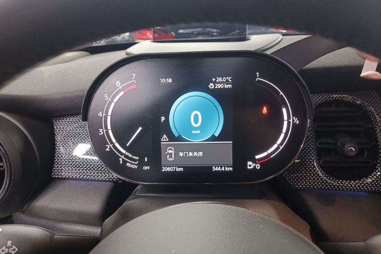 MINI 2023款 1.5T COOPER 艺术家 五门版中控内饰14