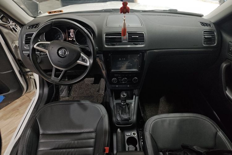 斯柯达 Yeti 2017款 TSI280 DSG创行版中控内饰12