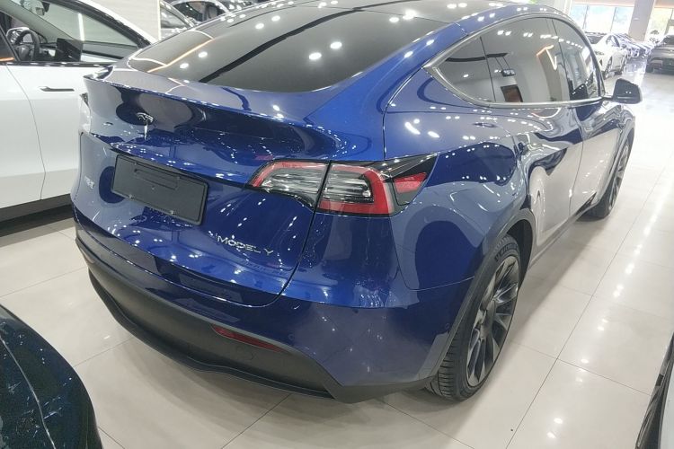 特斯拉 Model Y 2022款 改款 后轮驱动版车身外观7
