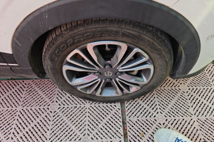 零跑汽车 零跑T03 2021款 400豪华版车身外观10