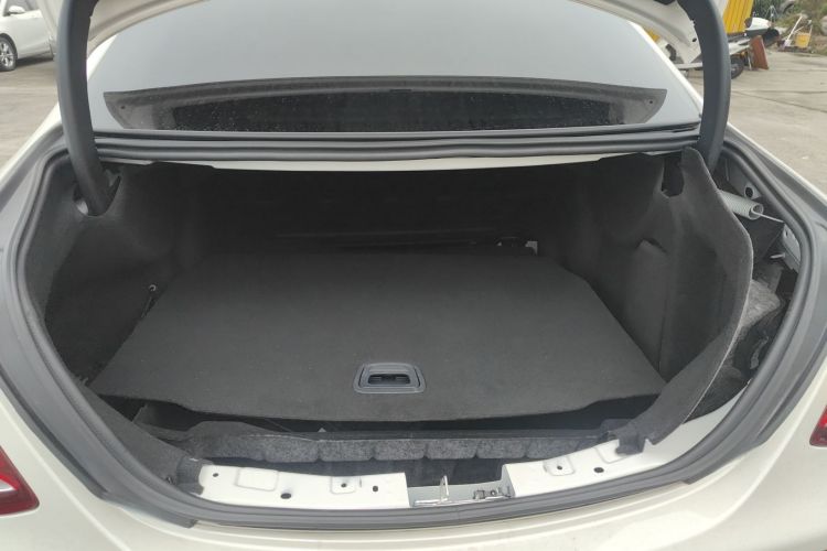 奔驰E级 2019款 E 300 L 时尚型局部细节23