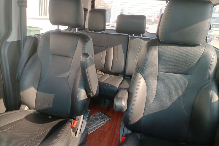 江淮瑞风 瑞风M4 2019款 商旅系列 2.0L 手动商务型 国VI中控内饰7004