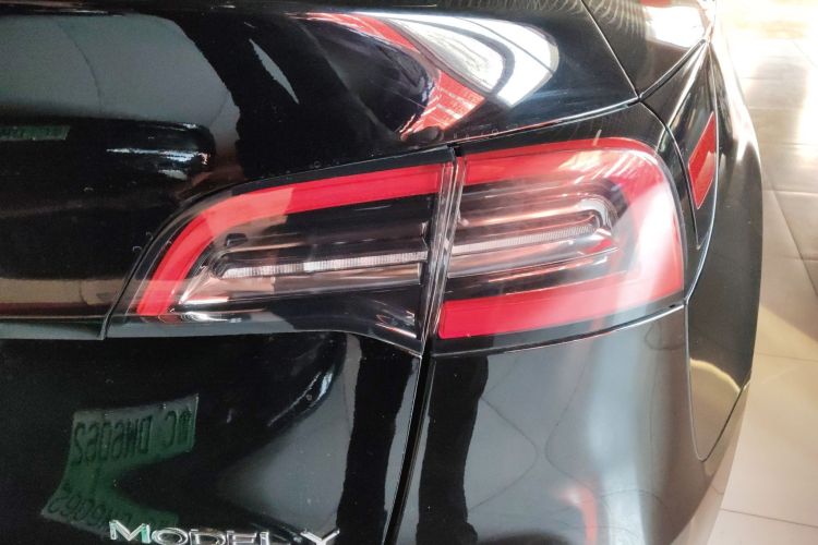 特斯拉 Model Y 2021款 长续航全轮驱动版车身外观6006