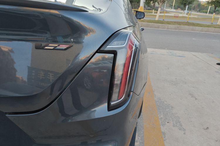 凯迪拉克CT4 2020款 28T 时尚型车身外观9