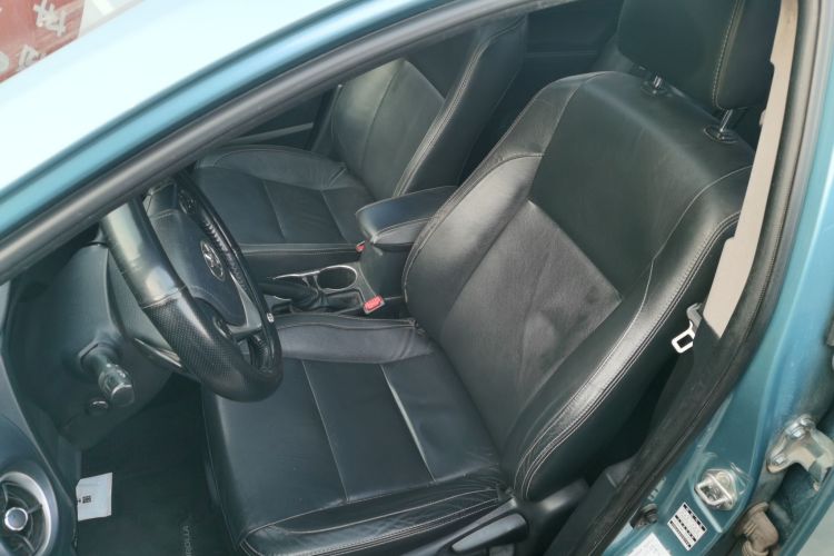 丰田 卡罗拉 2017款 改款双擎 1.8L E-CVT精英版中控内饰19