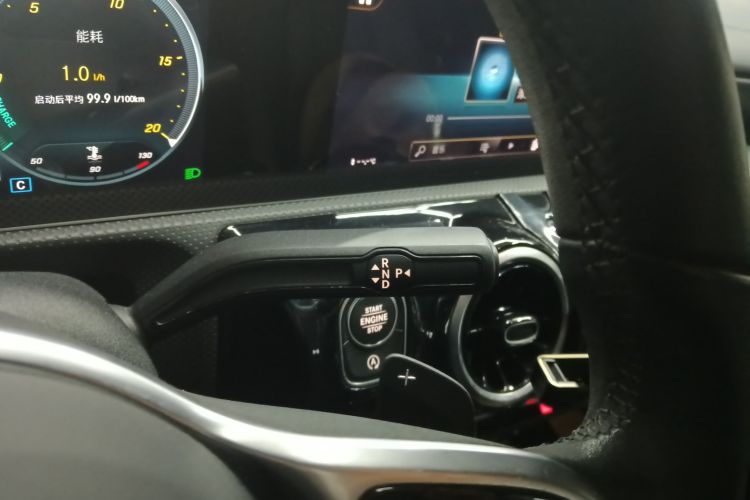 奔驰A级 2020款 改款 A 180 L 运动轿车特殊配置中控内饰18