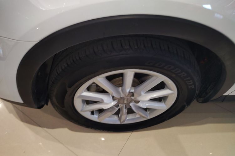 奥迪Q3 2015款 30 TFSI 进取型车身外观6007