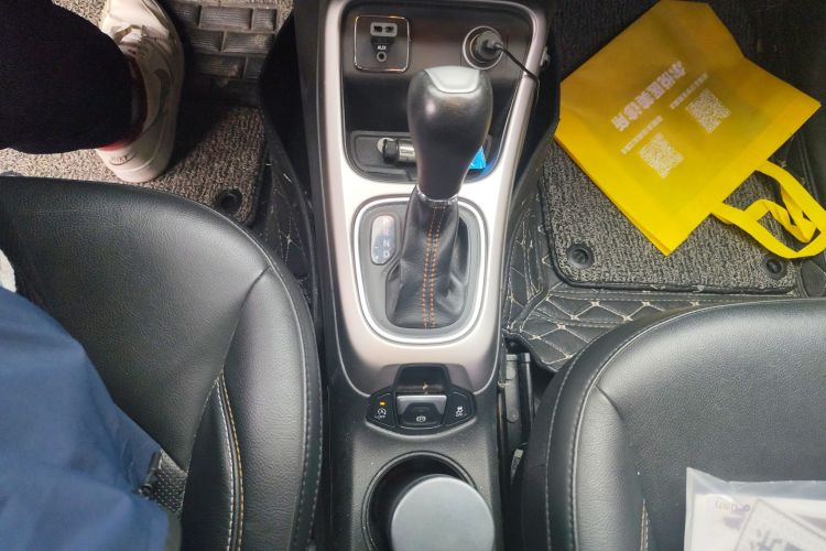 Jeep 指南者 2017款 200T 自动家享版中控内饰18