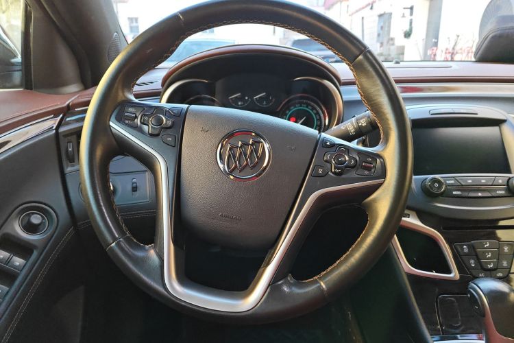 别克 君越 2013款 2.4L SIDI精英舒适型中控内饰13