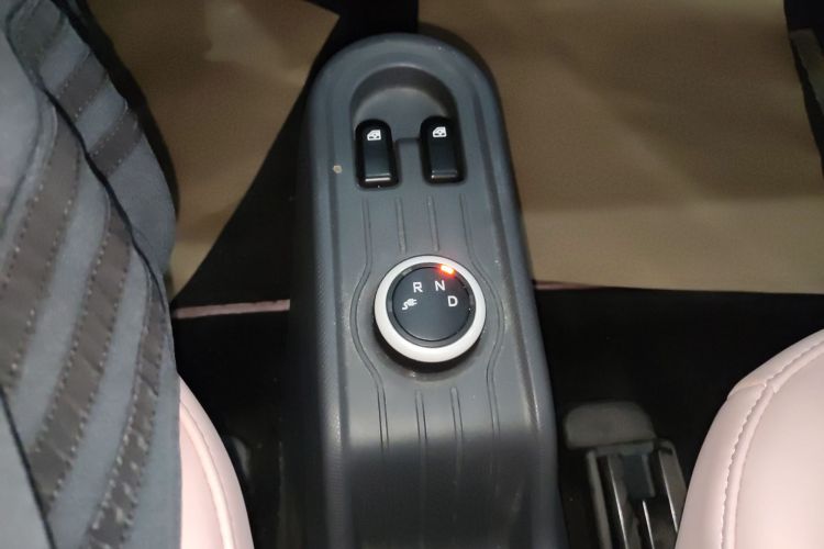 五菱汽车 宏光MINIEV 2021款 马卡龙夹心款 120km 三元锂局部细节18