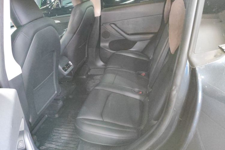 特斯拉 Model Y 2024款 后轮驱动版中控内饰7004