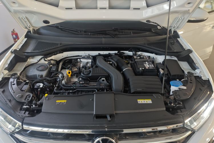 大众 T-ROC探歌 2025款 改款二 300TSI DSG两驱星光版机舱底盘24