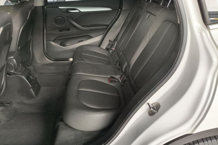 宝马X1 2019款 sDrive20Li 领先型中控内饰21