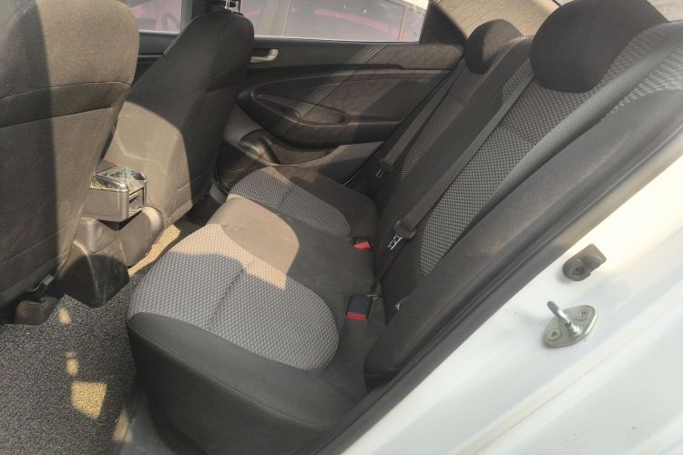 现代 瑞纳 2017款 1.4L 自动跃享版 国V中控内饰21