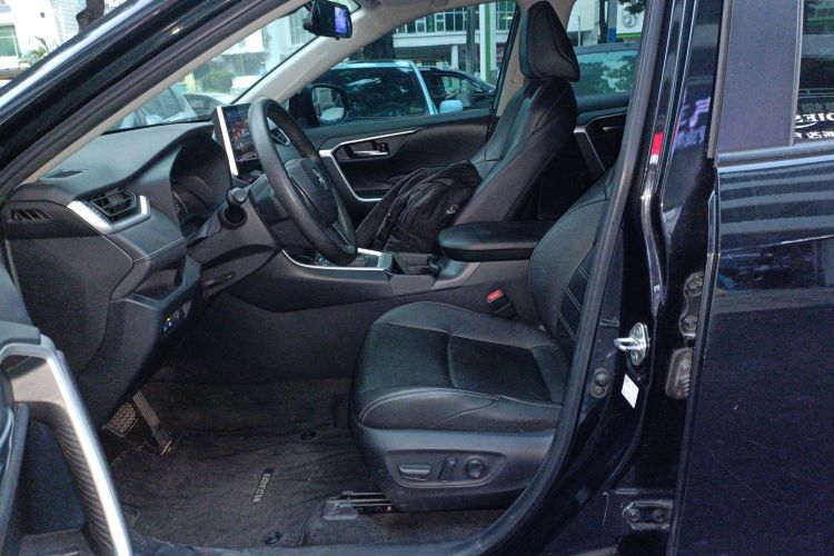 丰田 威兰达 2020款 2.0L CVT两驱豪华版中控内饰19