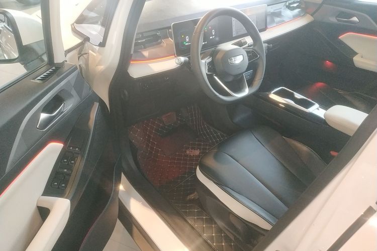 吉利几何E萤火虫 2024款 301km 星光中控内饰20