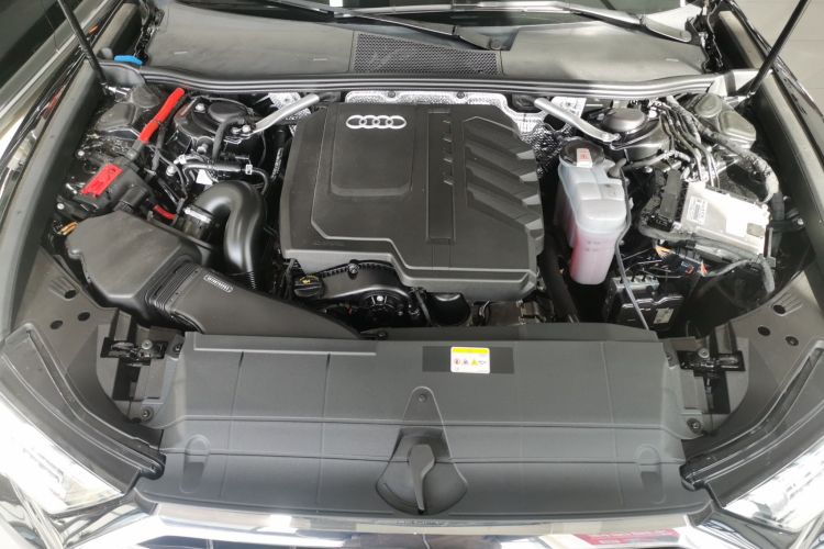 奥迪A6L 2023款 改款 40 TFSI 豪华致雅型机舱底盘24