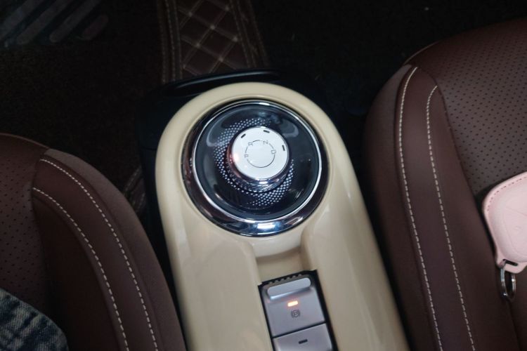 五菱汽车 五菱缤果 2023款 333km 灵犀互联款中控内饰18