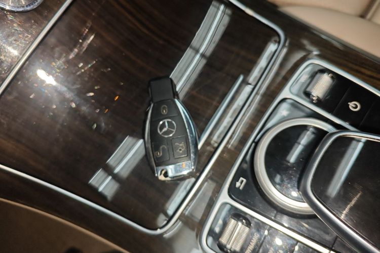 奔驰C级 2017款 C 200 L中控内饰7001