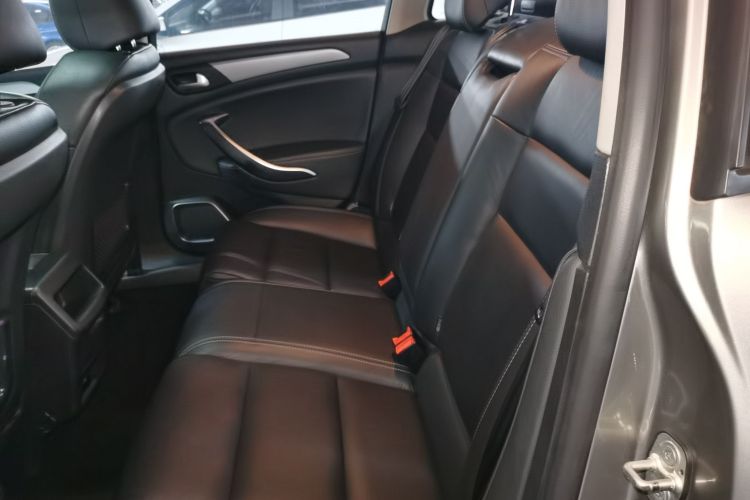 雪铁龙C5 2017款 350THP 自动豪华型中控内饰7004