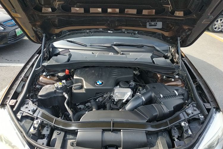 宝马X1 2015款 sDrive18i 领先晋级版机舱底盘24