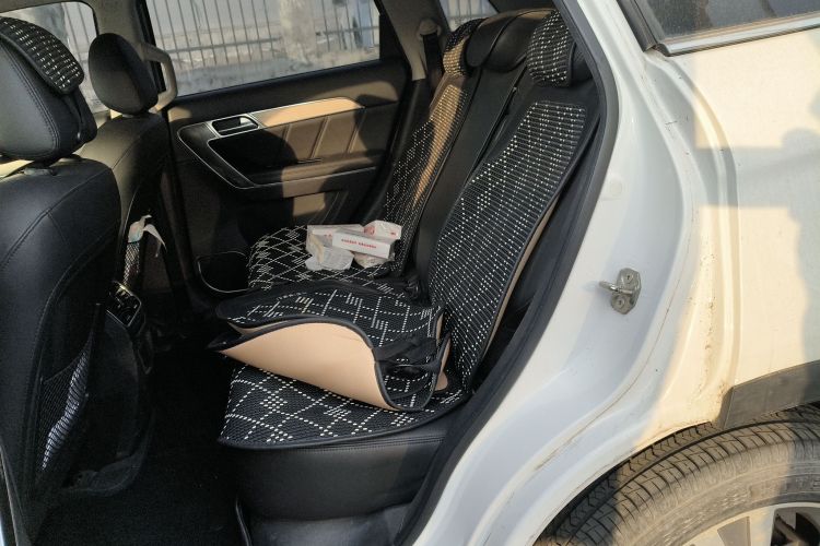 哈弗H6 Coupe 2015款 蓝标 2.0T 手动两驱精英型中控内饰7004