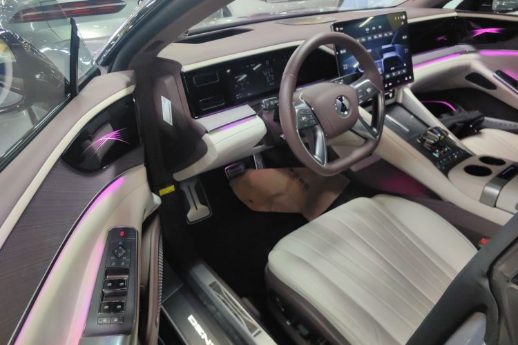 腾势Z9GT 2024款 1100四驱Ultra版中控内饰20