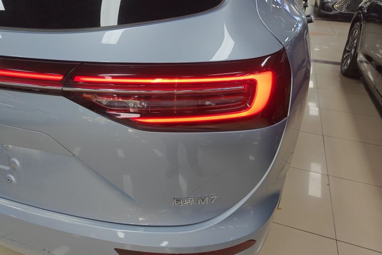 鸿蒙智行 问界M7 2024款 1.5T 后驱Plus版 5座车身外观9