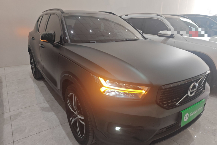 沃尔沃XC40 2021款 T4 四驱智远运动版车身外观3