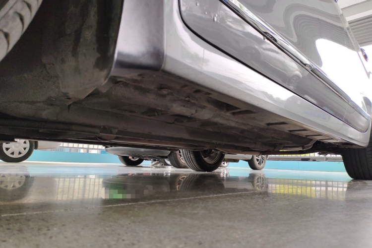 日产 天籁 2011款 公爵 2.5L XV尊雅版局部细节9004