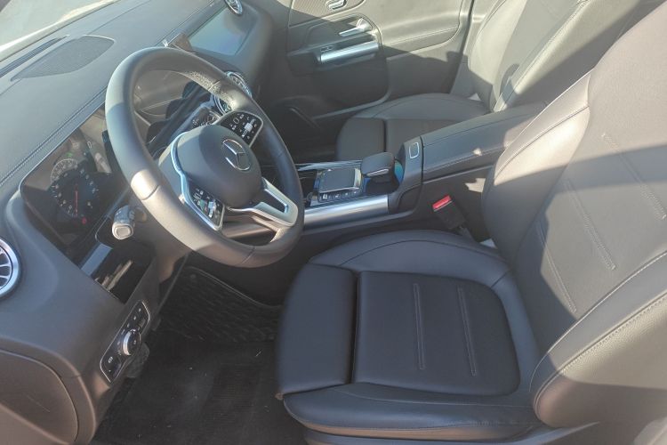 奔驰GLA 2020款 GLA 200中控内饰19