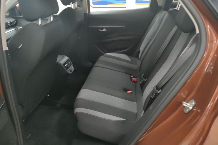 标致4008 2019款 400THP 尝先版中控内饰7004