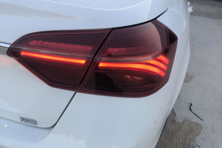 吉利汽车 帝豪 2020款 1.5L CVT豪华型车身外观9