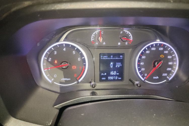 陆风X2 2017款 1.6L 手动精英版中控内饰15