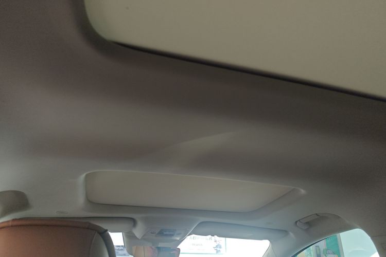 腾势D9 2024款 DM-i 980 四驱尊贵型中控内饰22