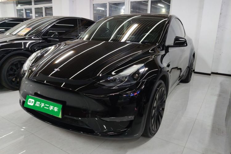 特斯拉 Model Y 2021款 标准续航后驱版车身外观1