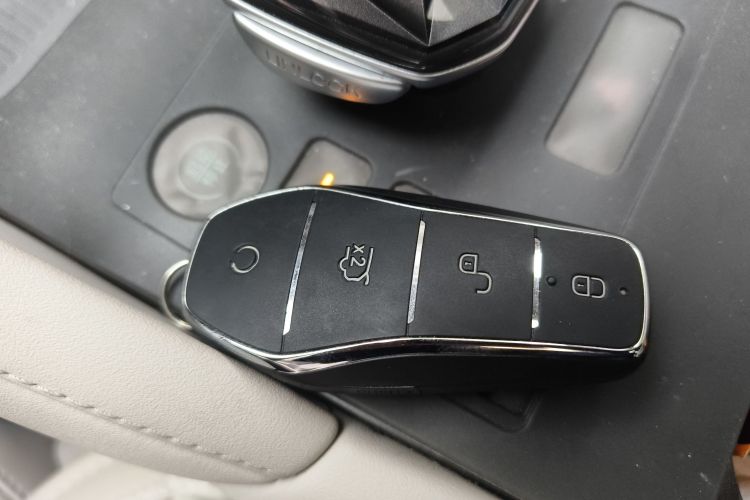 比亚迪 元UP 2024款 401KM 超越型中控内饰11