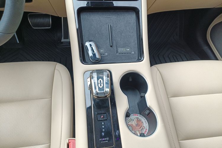 鸿蒙智行 问界M5 2023款 增程四驱智驾版中控内饰18