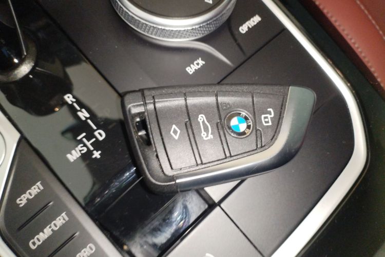 宝马X4 2022款 xDrive 25i M运动套装中控内饰7001