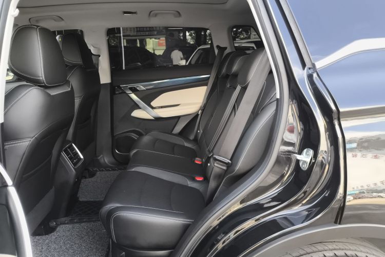 吉利汽车 2022款 博越X 1.8TD DCT智尊型中控内饰7004