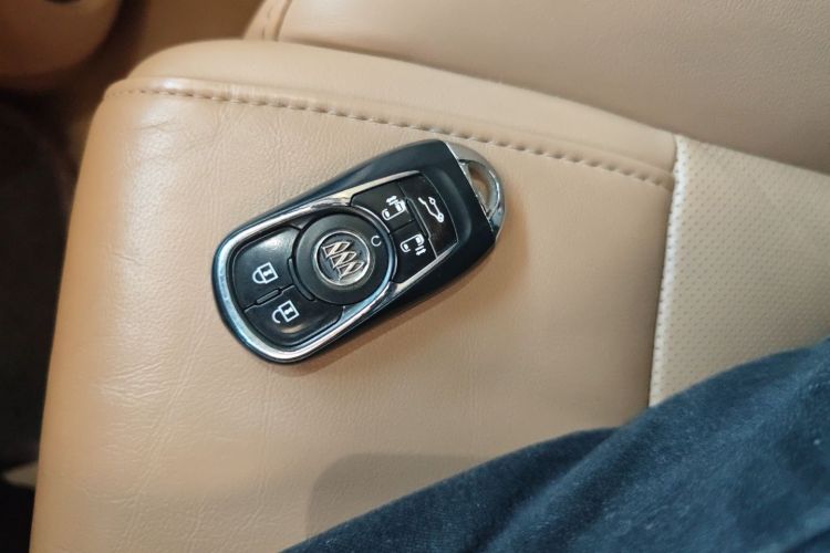 别克GL8 2017款 ES 28T 豪华型 国V中控内饰7001