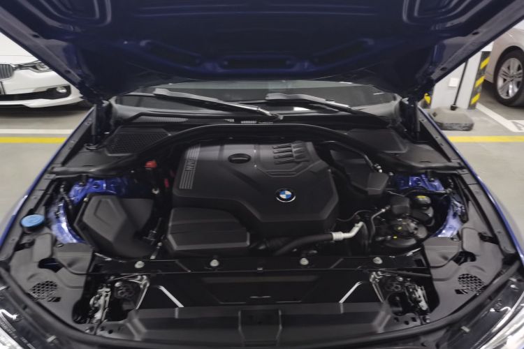 宝马3系 2020款 325i M运动套装机舱底盘24