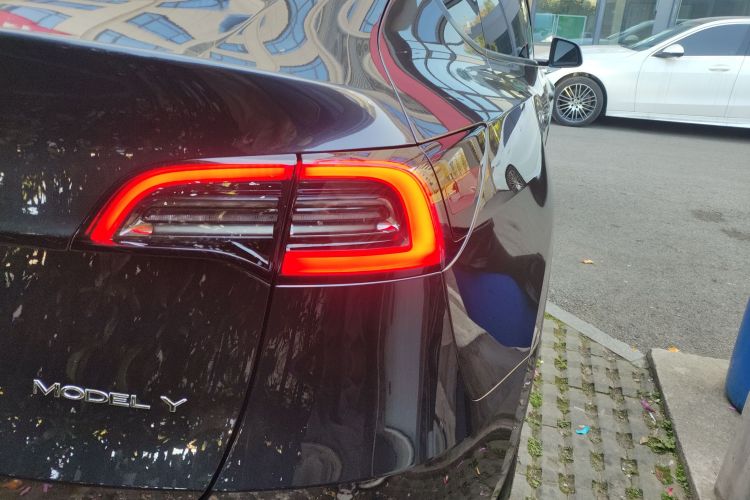 特斯拉 Model Y 2024款 后轮驱动版车身外观6006