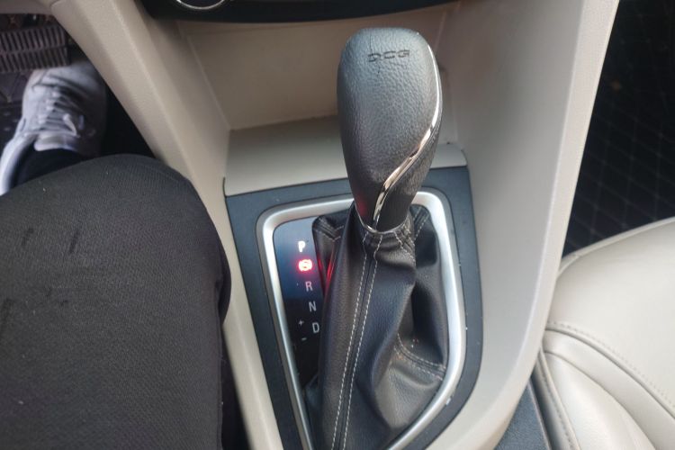 别克 英朗 2018款 15T 双离合精英型 国V中控内饰18