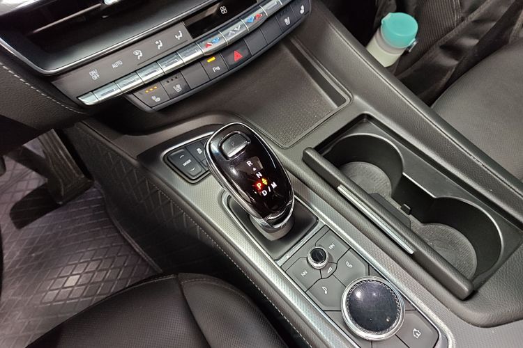 凯迪拉克CT5 2022款 28T 豪华型（标准版）中控内饰18